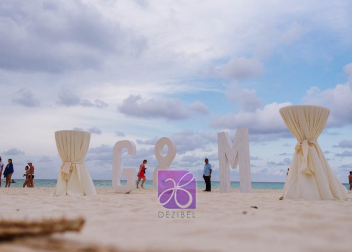 big-letters-wedding-2