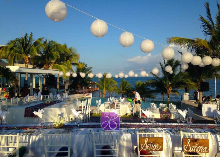 Chinese-Lanterns-Cancun-Wedding-11