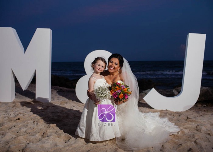 big-letters-wedding-2