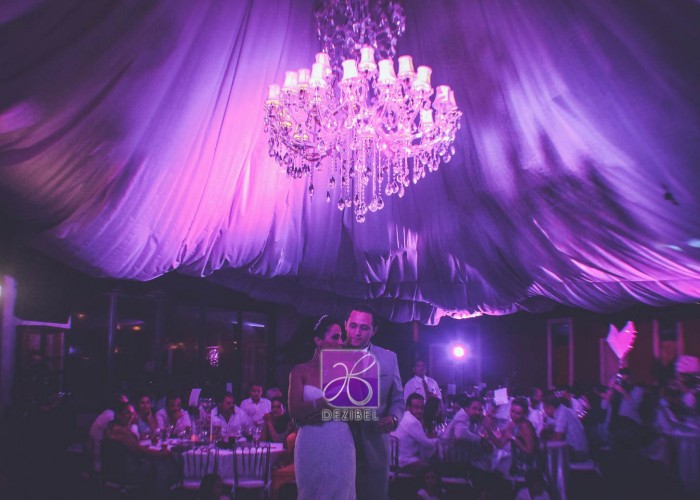 ceiling-drapes-decor-wedding