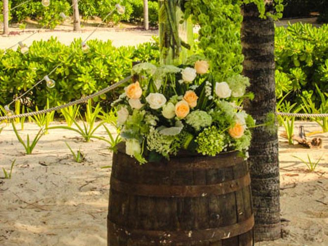Barrel-Rustic-Decor-Cancun-Wedding-5