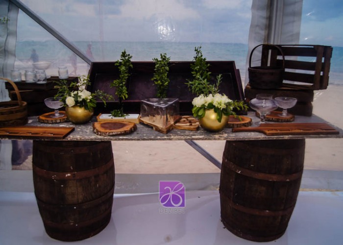 Barrel-Rustic-Decor-Cancun-Wedding-2