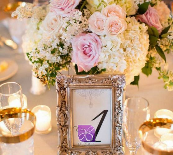 vintage-wedding-cancun-planners-vintage-forniture-table-and-chair-vintage-vintage-decor-at-the-beach