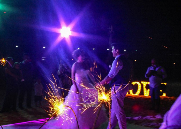 sparklers-cancun-wedding-2