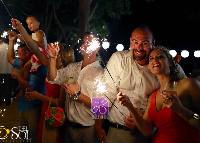 sparklers-cancun-wedding-2
