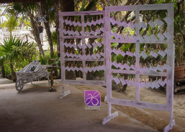 vintage-wedding-cancun-planners-vintage-forniture-table-and-chair-vintage-vintage-decor-at-the-beach